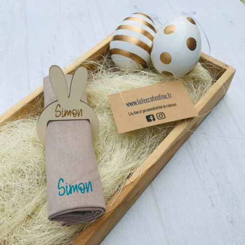 Serviette et rond personnalisé en bois "Oreille de Lapin"
