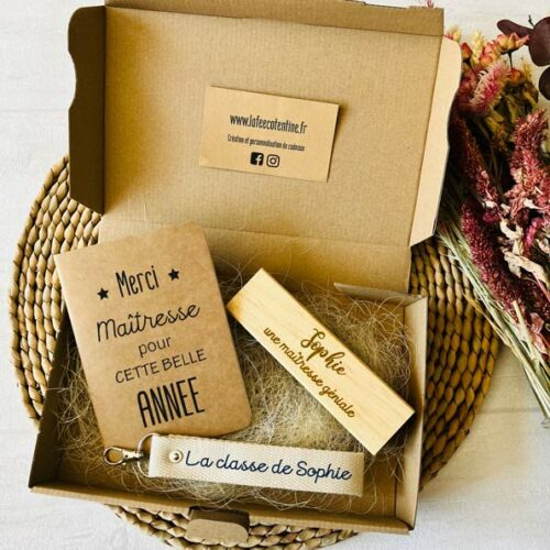 Box-personnalisee-Fete-des-maitresses-modèle-Bois-et-coton