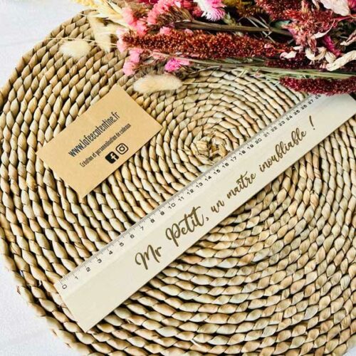 Règle-en-bois-personnalisée