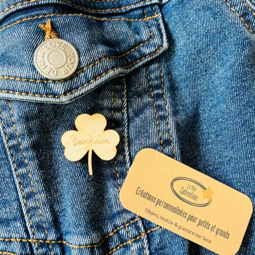 pin's bois Trèfle Bonheur