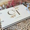 Mariage Livre d'or en bois gravé initiales