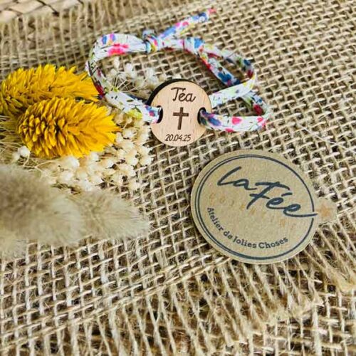 Bracelet bois gravé pour Baptême ou communion