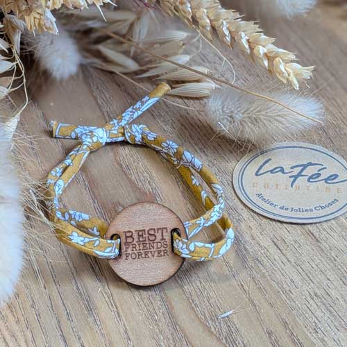 Bracelet en bois gravé Best Friends Forever